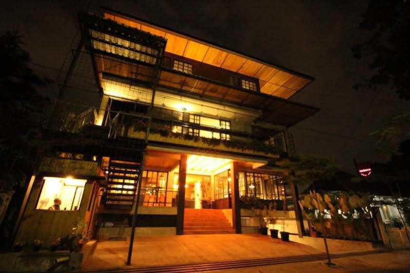 Triple Seven Bed & Breakfast Bandung Dış mekan fotoğraf